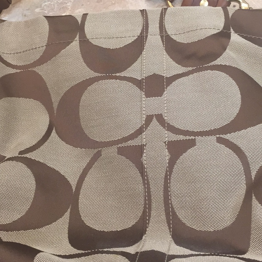 Coach brand hobo bag - Picture 4 of 5